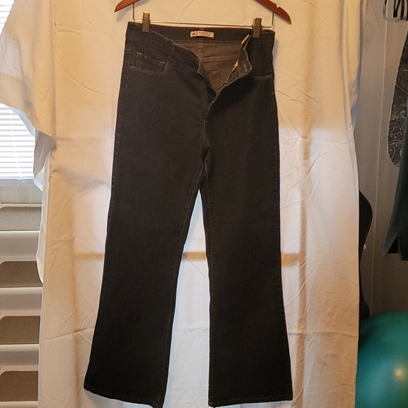 Jeans - Picture 2 of 3